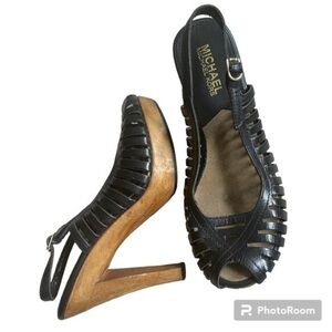 MICHAEL KORS | MICHAEL MK BLACK WOODE. STRAPY OPEN-TOE 5” HEELS, SIZE 6